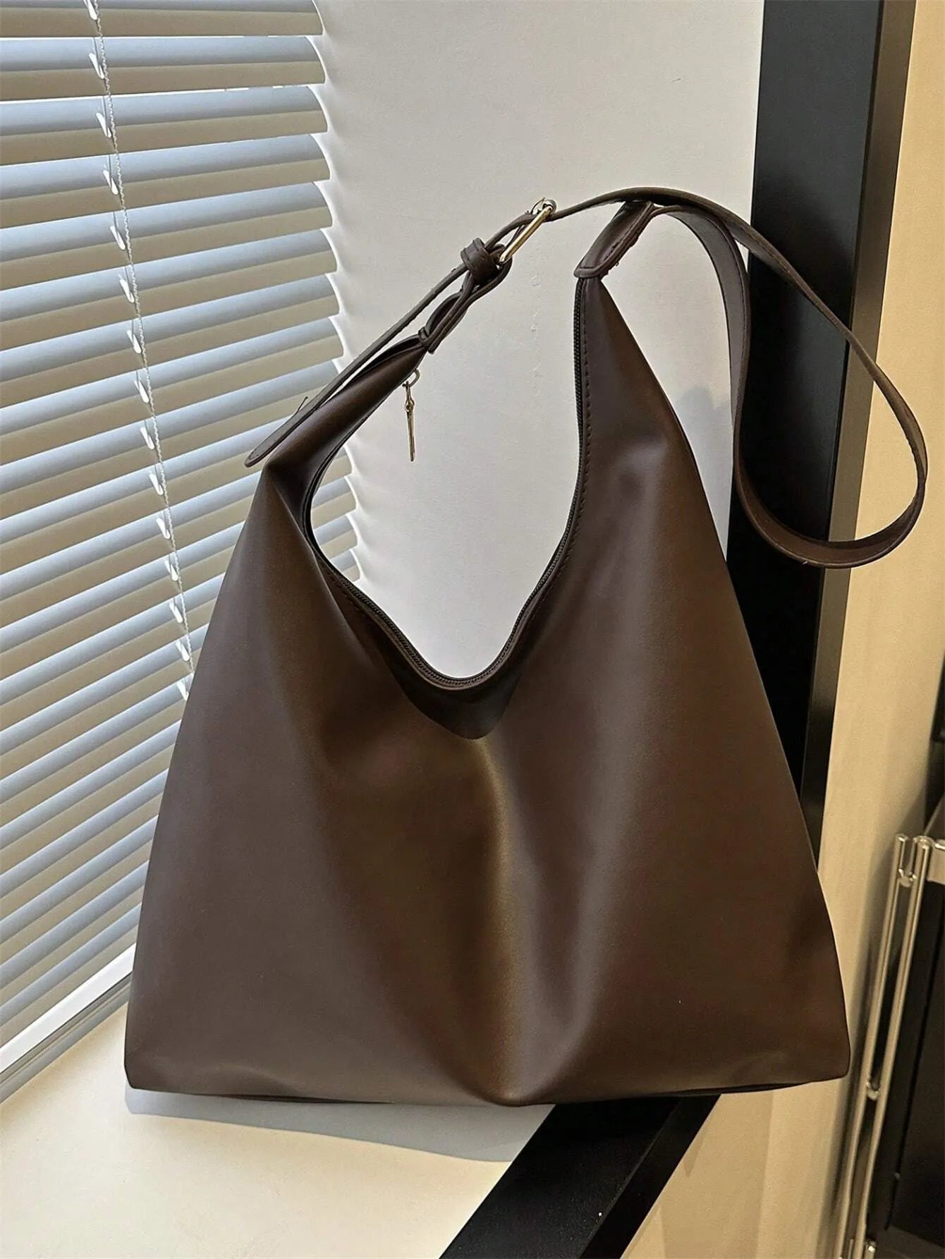Auri Tote Luxe | Oversized Fashion Shoulder Bag