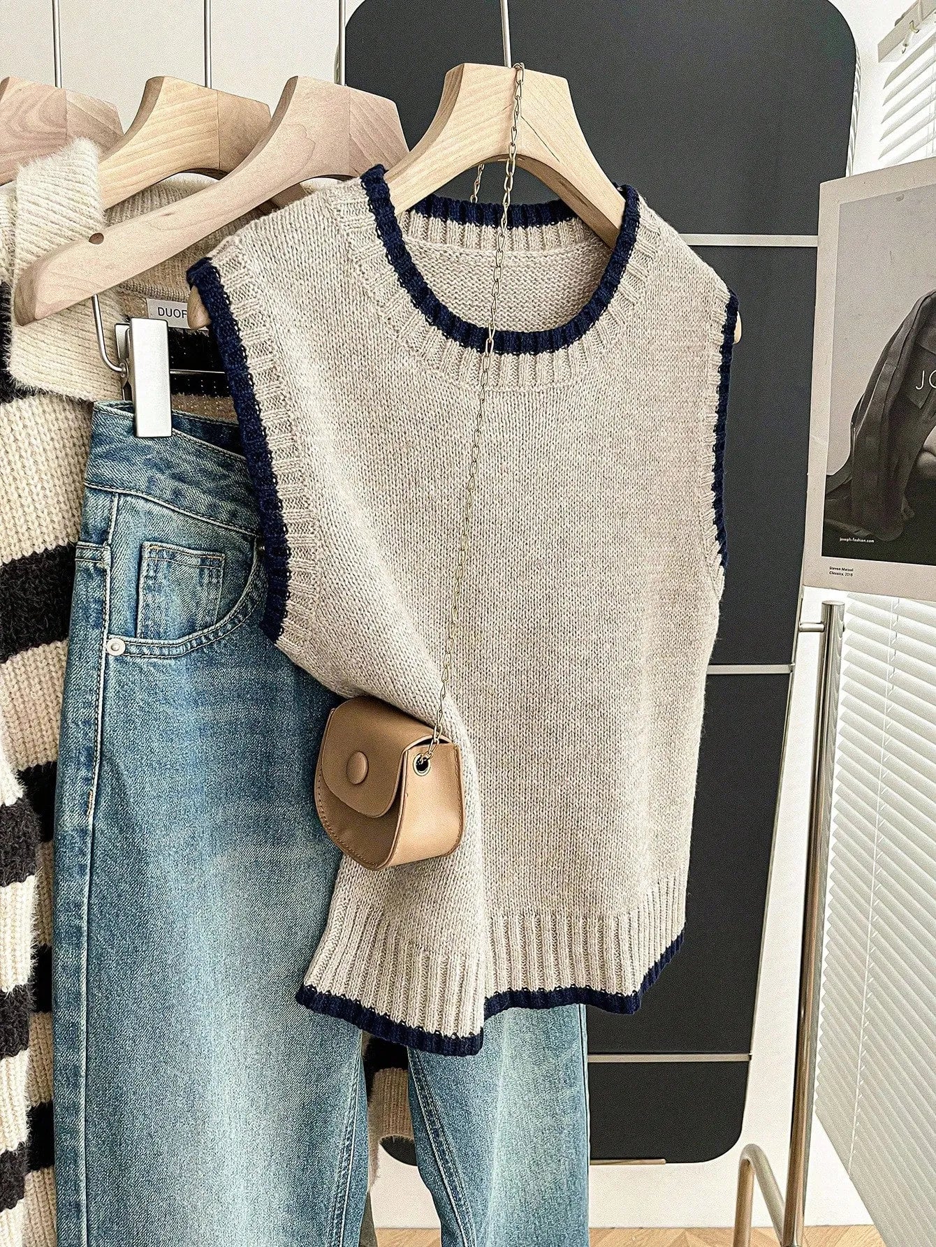 Maelis | Contrast-Trim Knit Vest